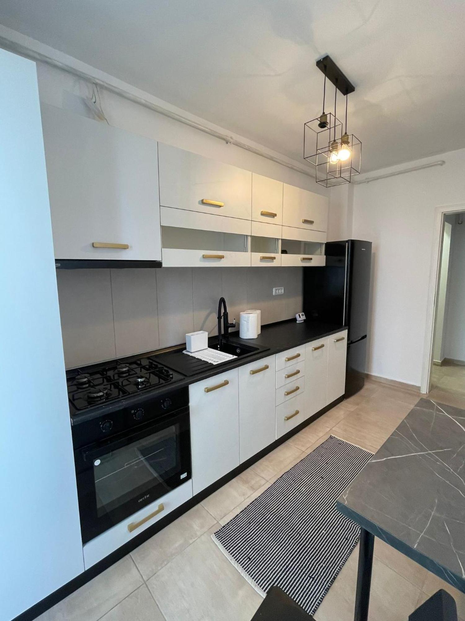 Golden Shades Apartment Chiajna Ngoại thất bức ảnh