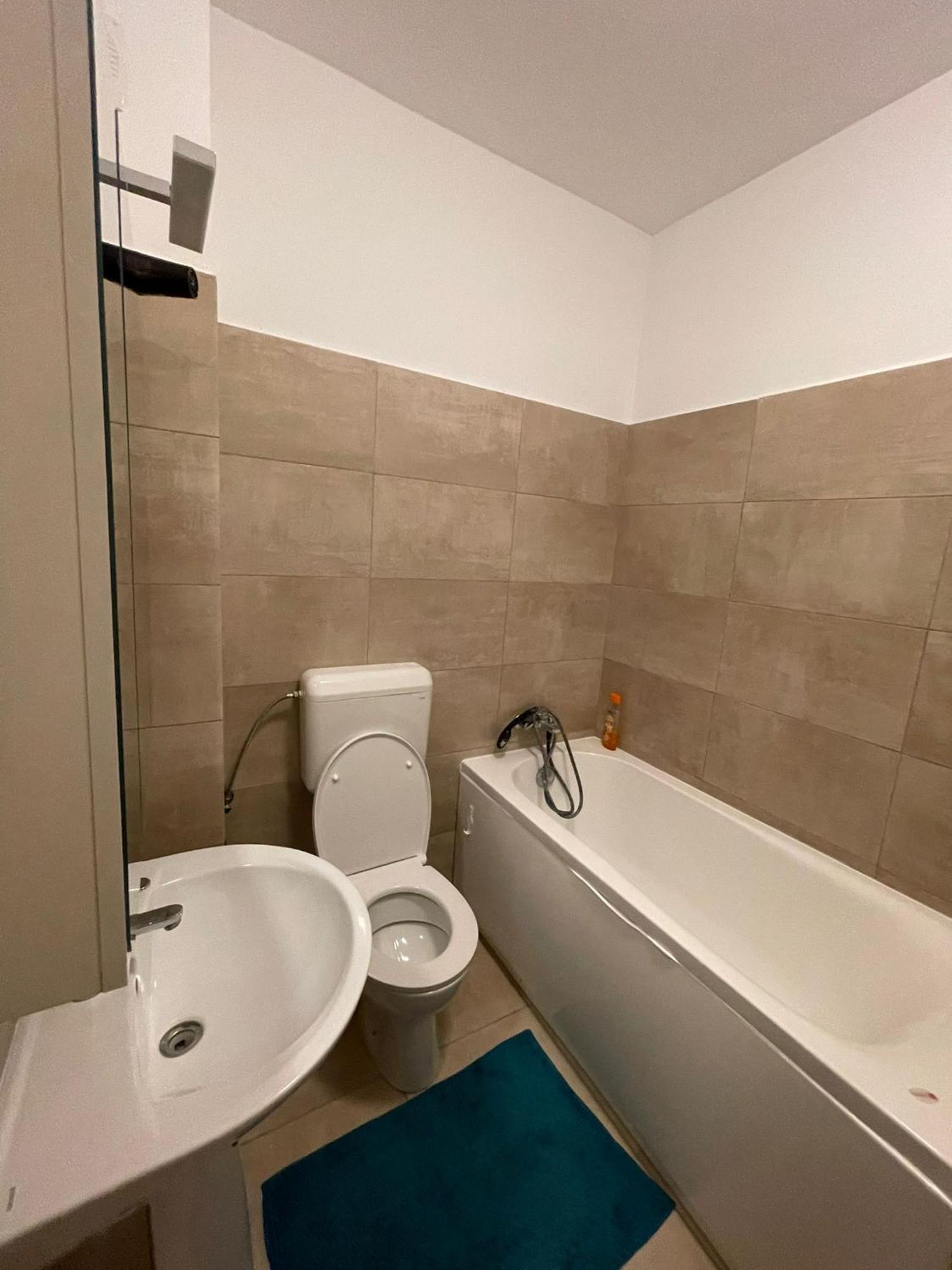 Golden Shades Apartment Chiajna Ngoại thất bức ảnh
